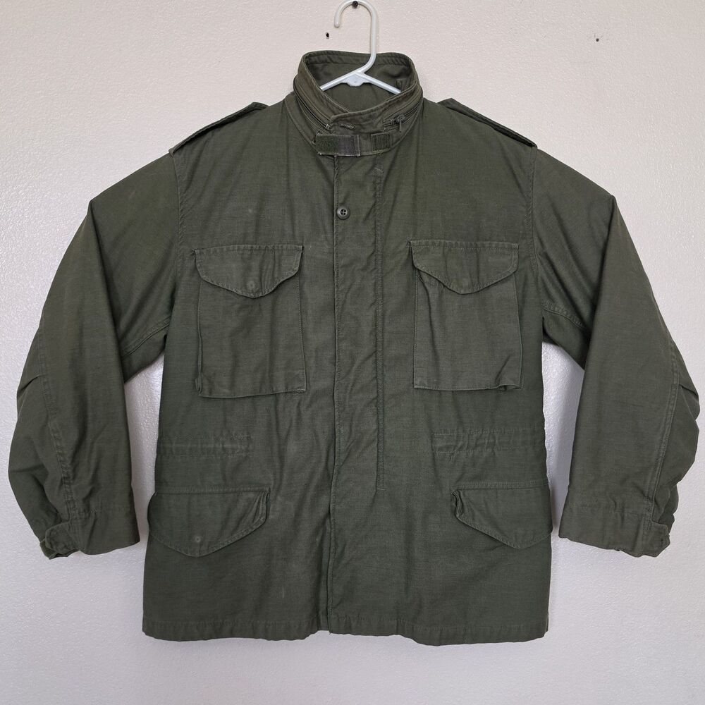 Vintage 1980s M-65 Field Jacket OG-107 Medium Short Olive Green Coat USGI Army